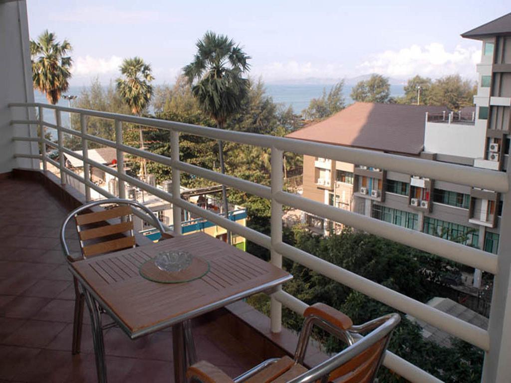 Apartments At View Talay Патая Екстериор снимка